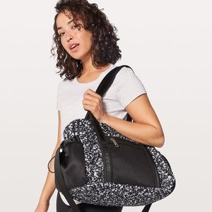 Lululemon Everywhere Duffel